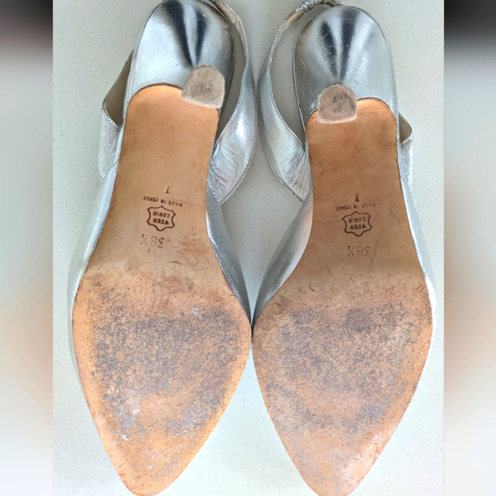 Manolo Blahnik Elegant Silver Women's Heels Size 38.5 - Picture 3 of 6
